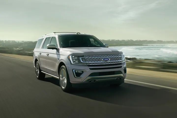 2020 Ford Expedition vs Chevrolet Tahoe Performance