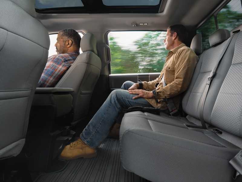 2020 Ford F-150 vs Ram 1500 Interior