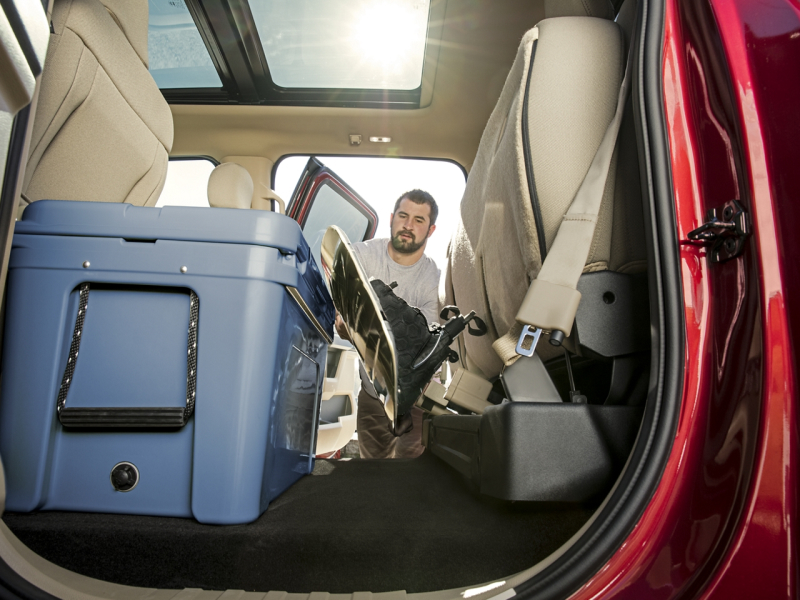 2020 Ford F-150 vs Chevrolet Silverado 1500 Interior