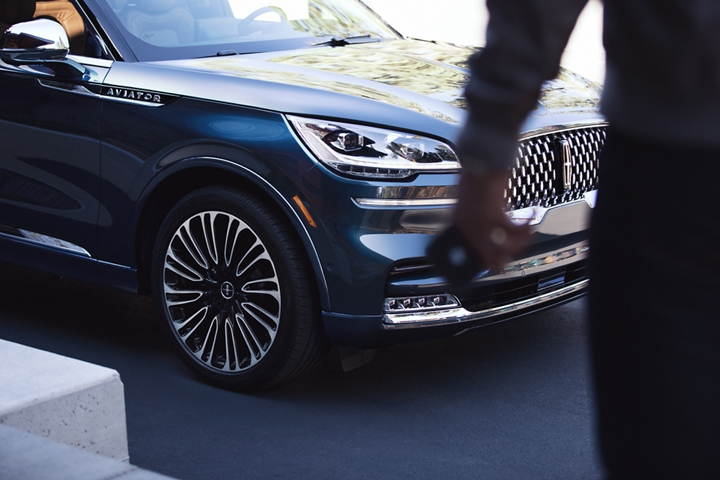 2020 Lincoln Aviator Driving Range