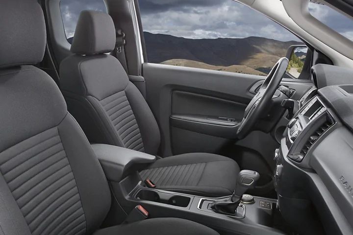 2021 Ford Ranger vs Chevrolet Colorado Interior