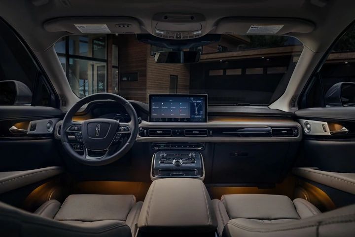Leasing vs Buying a Lincoln Nautilus