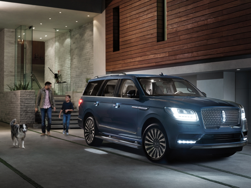 The sleek exterior of the 2020 Lincoln Navigator