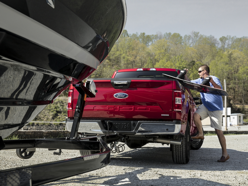 Chevrolet Silverado 1500 vs Ford F-150 Towing/Payload/Cargo