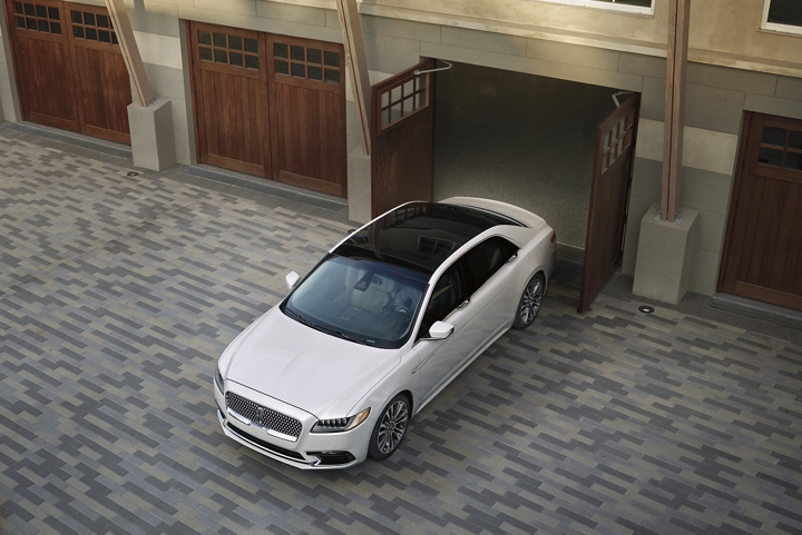  2020 Lincoln Aviator Driving Range