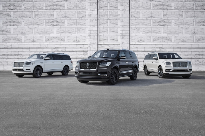 New 2020 Lincoln Navigator vs Cadillac Escalade Exterior