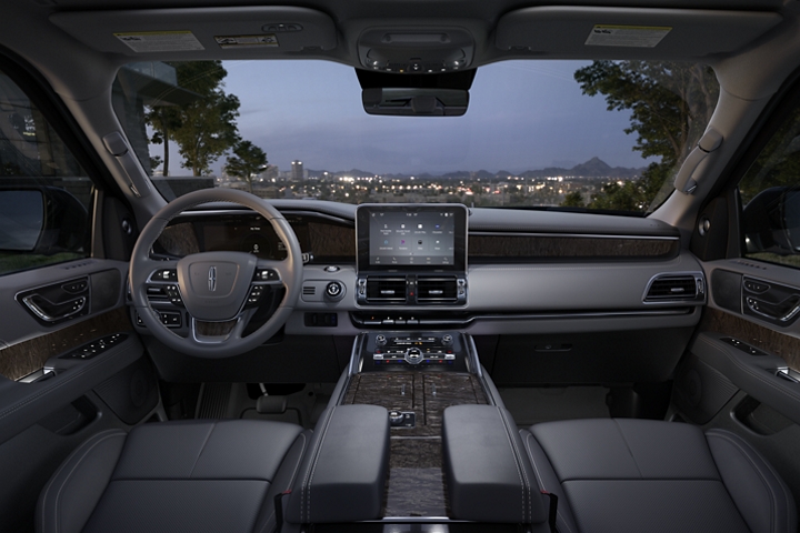 New 2020 Lincoln Navigator vs Cadillac Escalade Interior