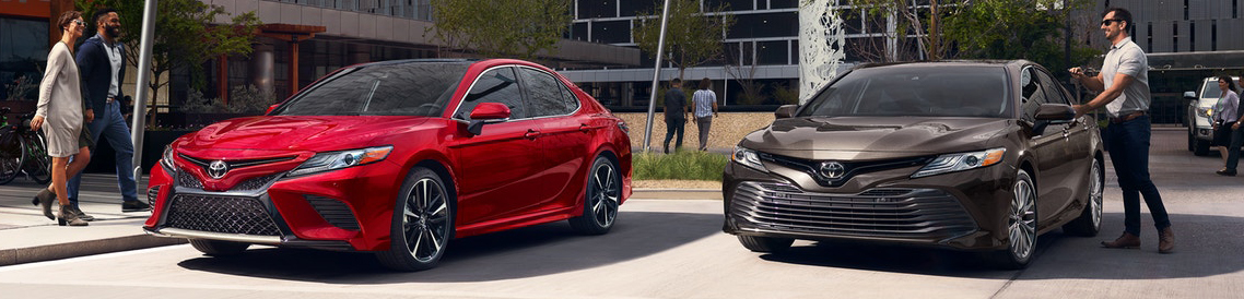 What is the MPG of the 2020 Toyota Camry?