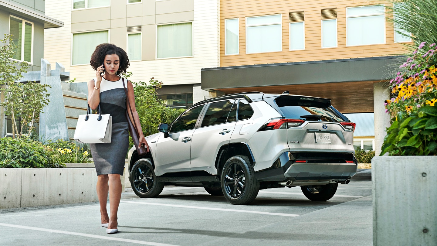 2020 Toyota RAV4 vs Ford Escape Comparison