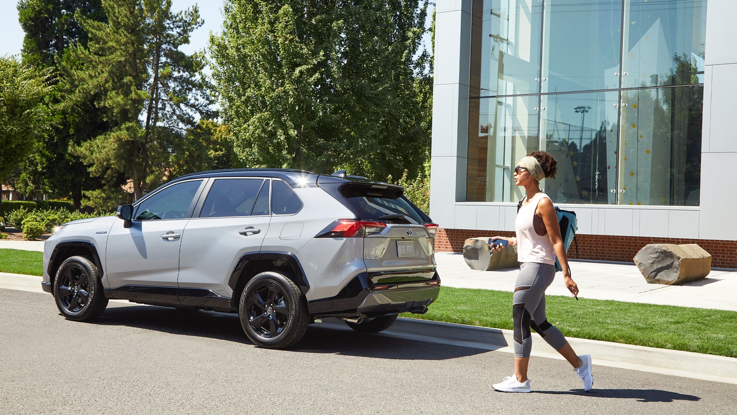 2020 Toyota RAV4 vs Ford Escape Comparison