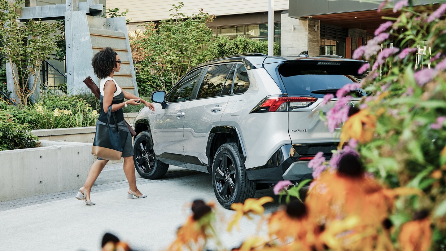 2020 Toyota RAV4 vs Ford Escape Performance