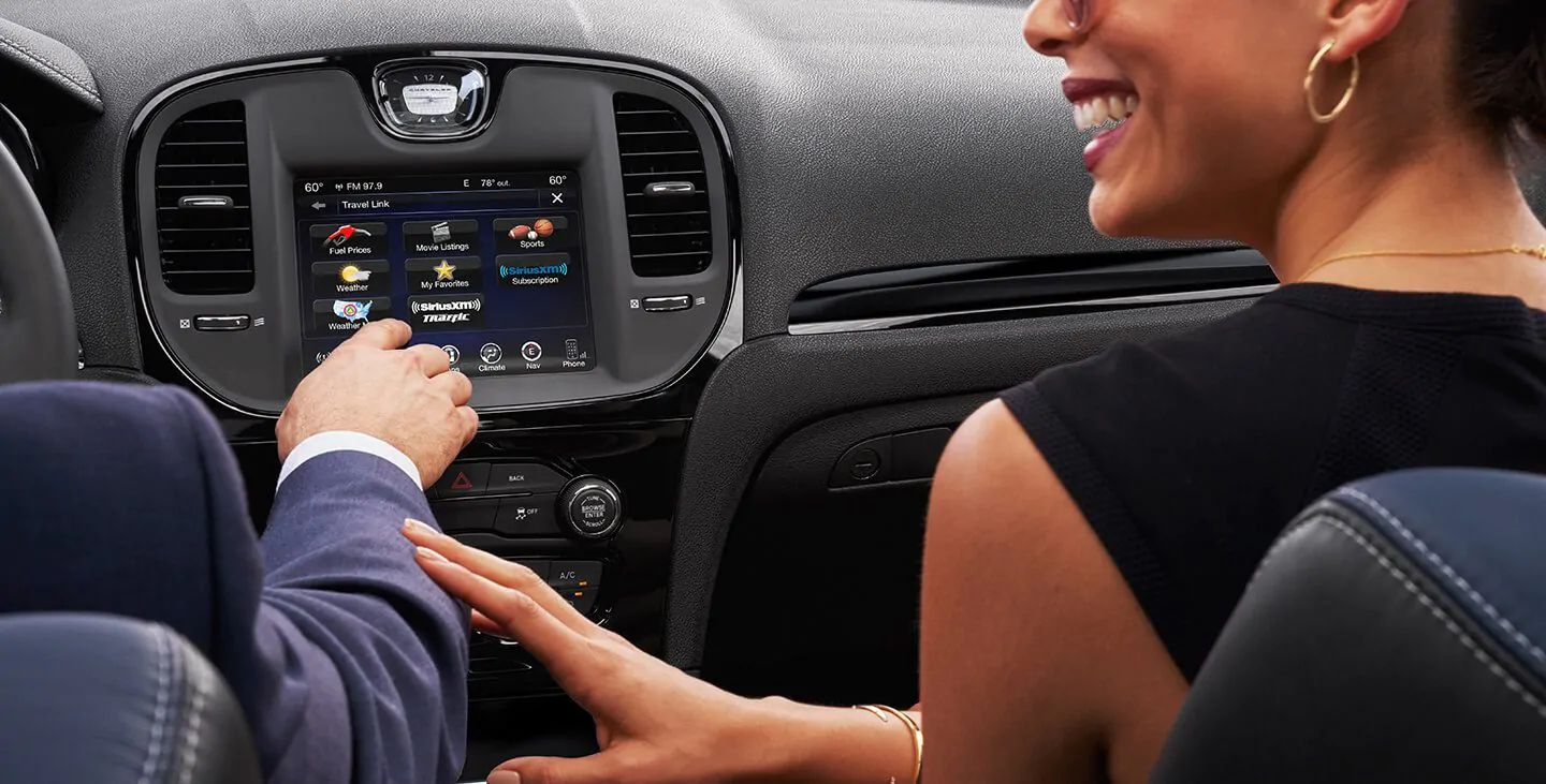 2021 Chrysler 300 Technology Features
