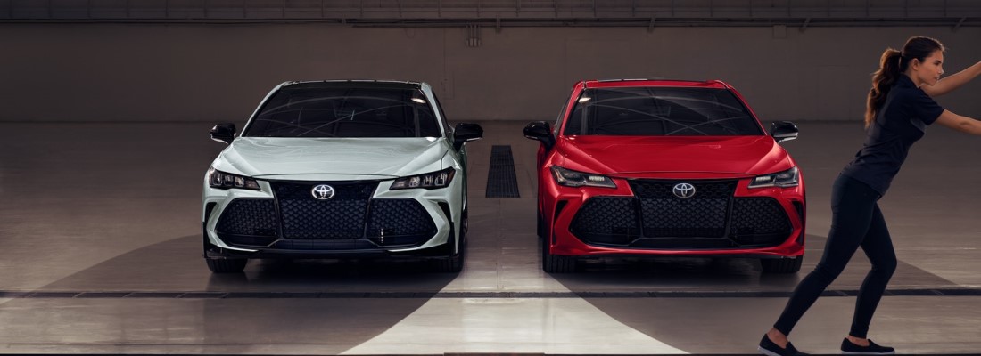 What is the MPG of the 2021 Toyota Avalon?