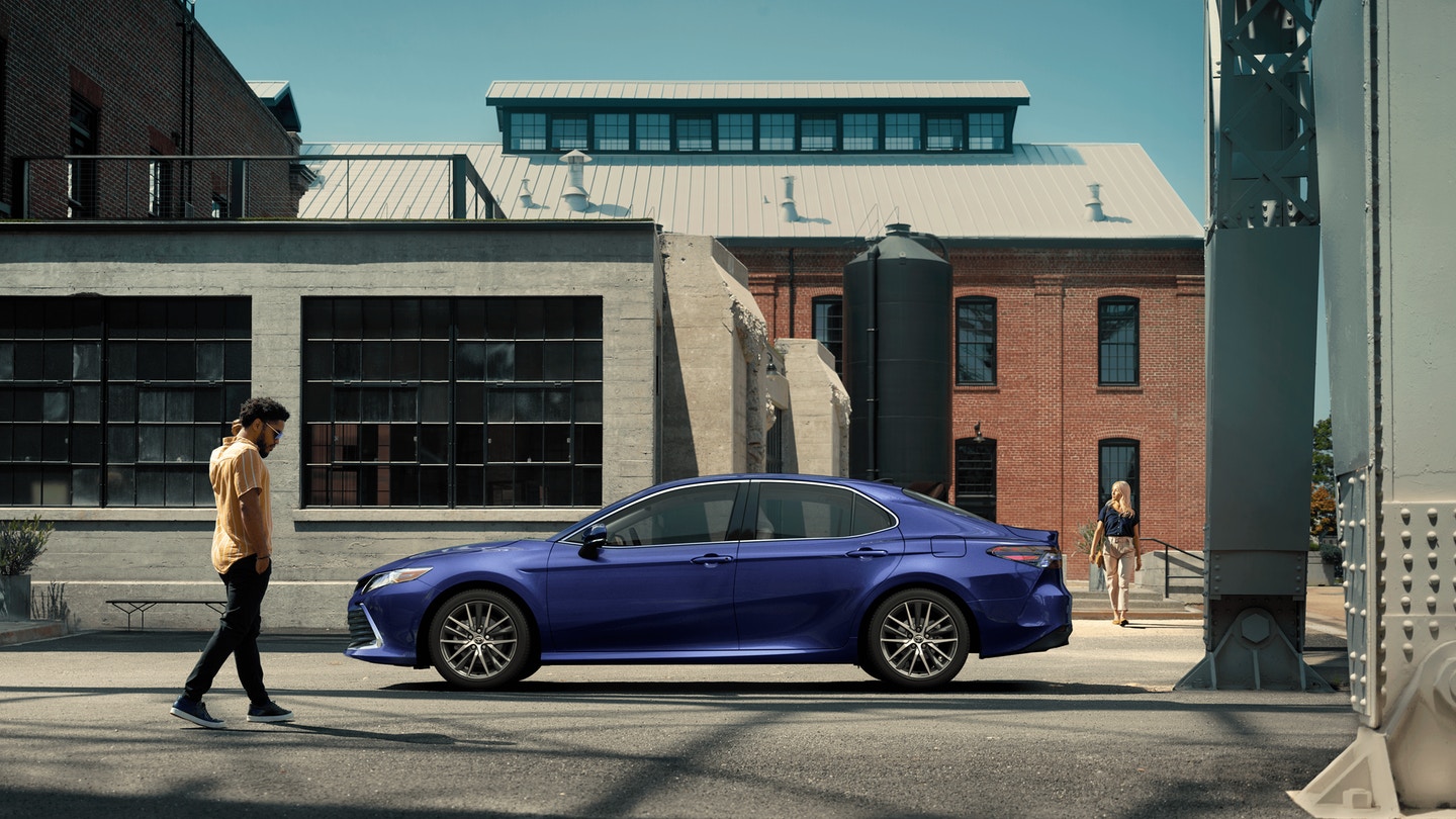 2020 Toyota Camry vs Honda Accord Interior