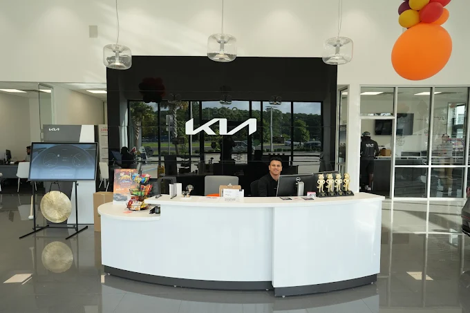 Front desk area inside Jenkins Kia of Cocoa
