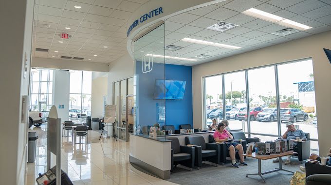Customer lounge at Jenkins Honda of Leesburg near The Villages, FL