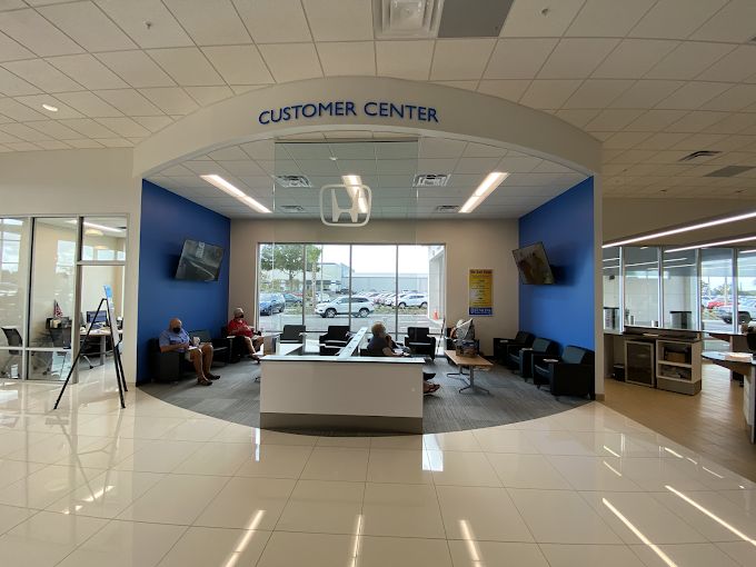 Customer center waiting area at Jenkins Honda of Leesburg